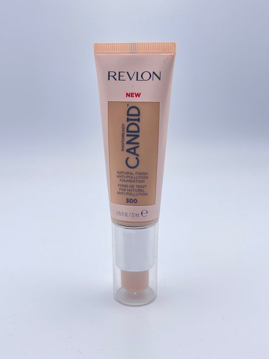 Revlon Natural Finish Anti Pollution Foundation - Shade 300