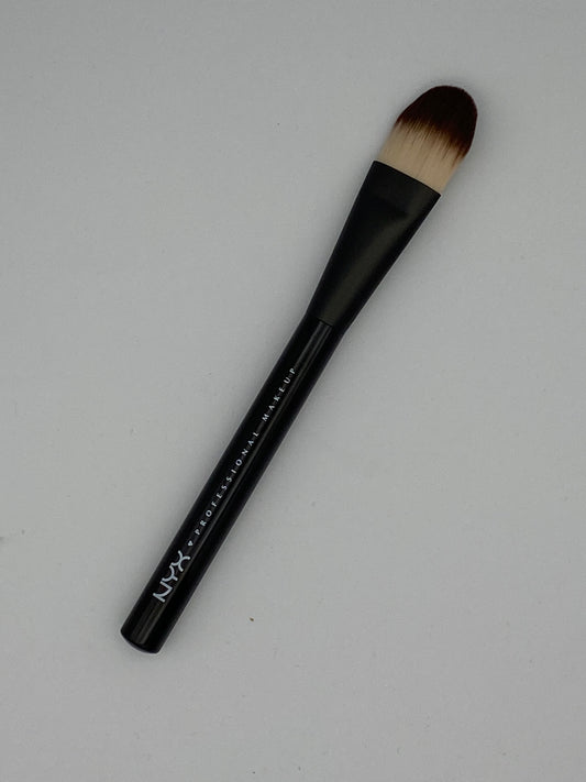 NYX PRO POWDER BRUSH 7