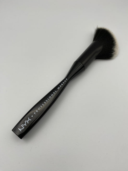 NYX FACE & BODY BRUSH - Cosmetiques de beaute’